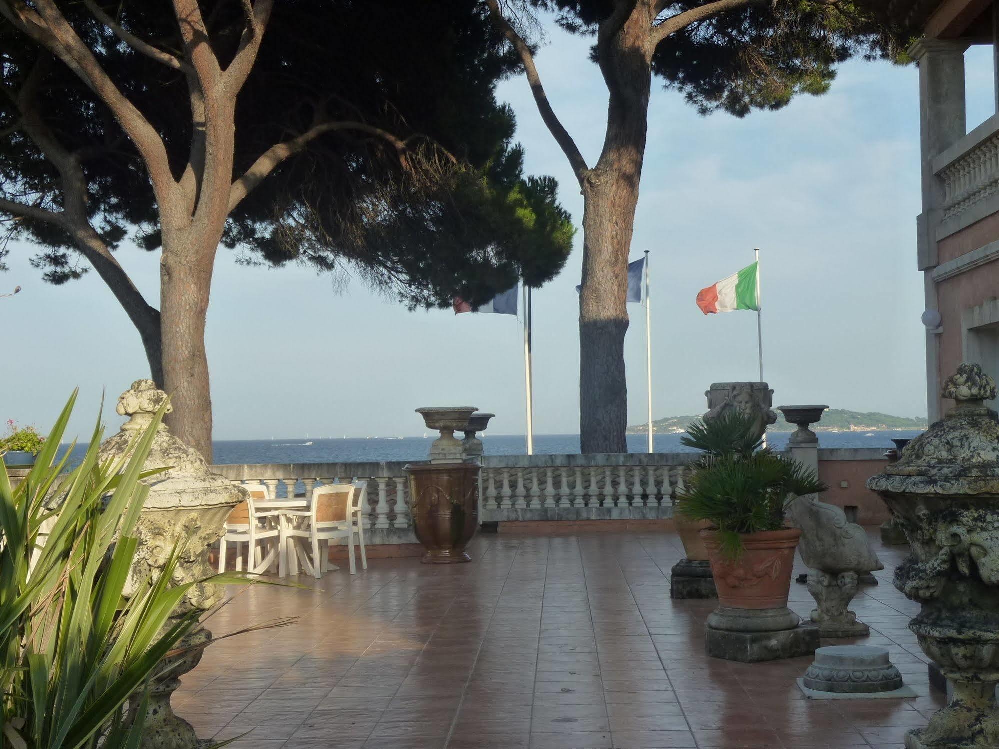 Hotel Martinengo Sainte-Maxime Esterno foto