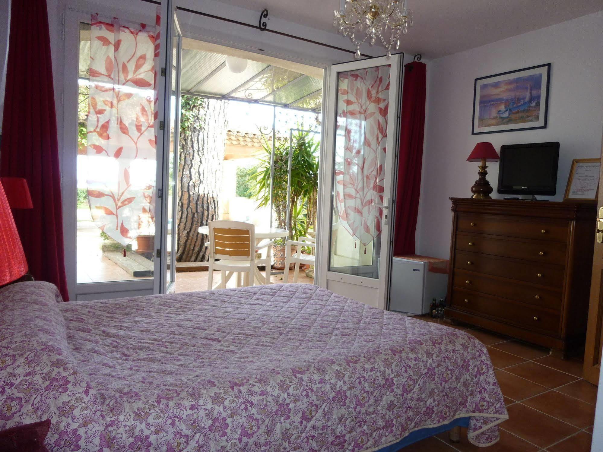 Hotel Martinengo Sainte-Maxime Esterno foto