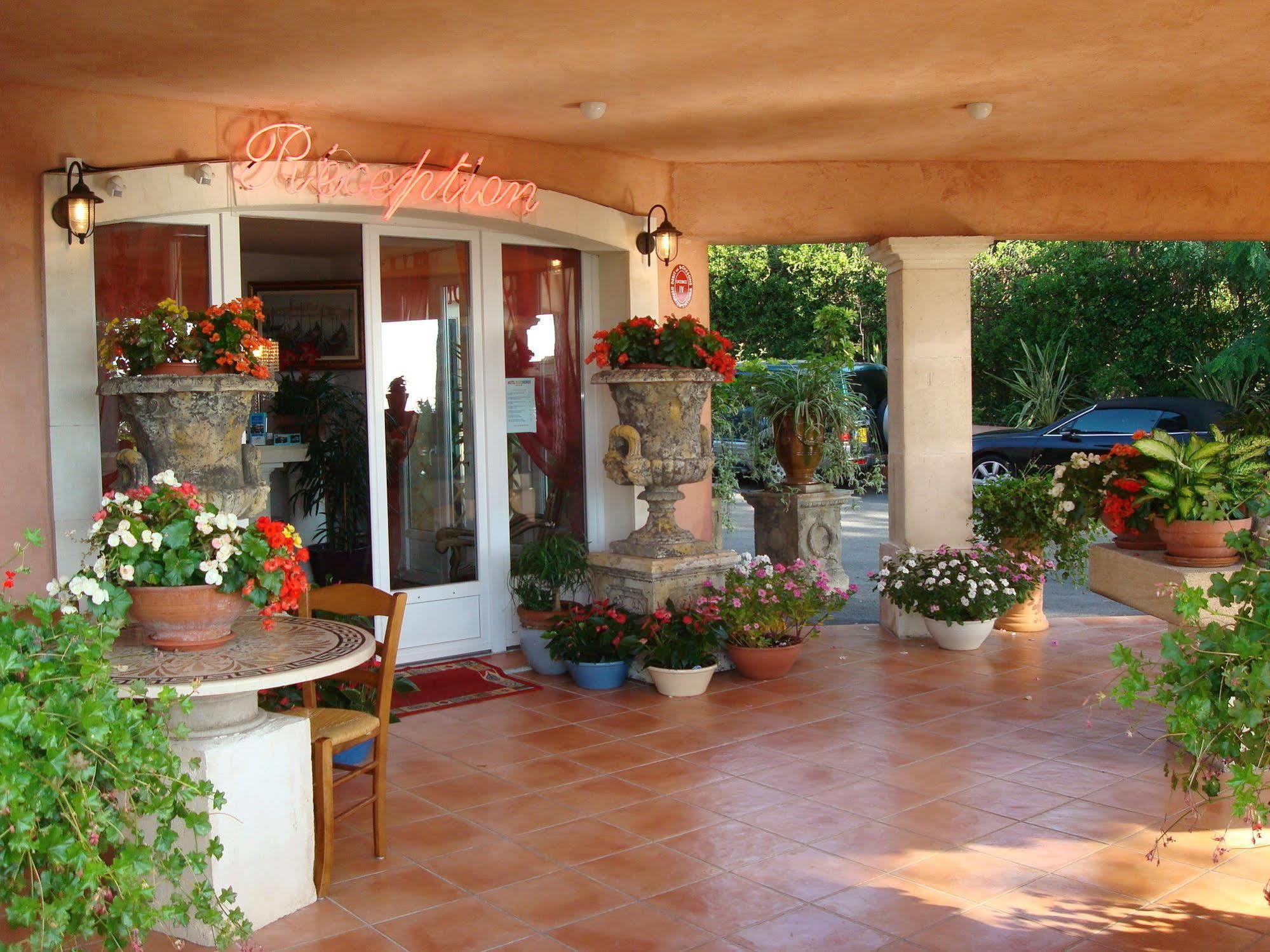 Hotel Martinengo Sainte-Maxime Esterno foto