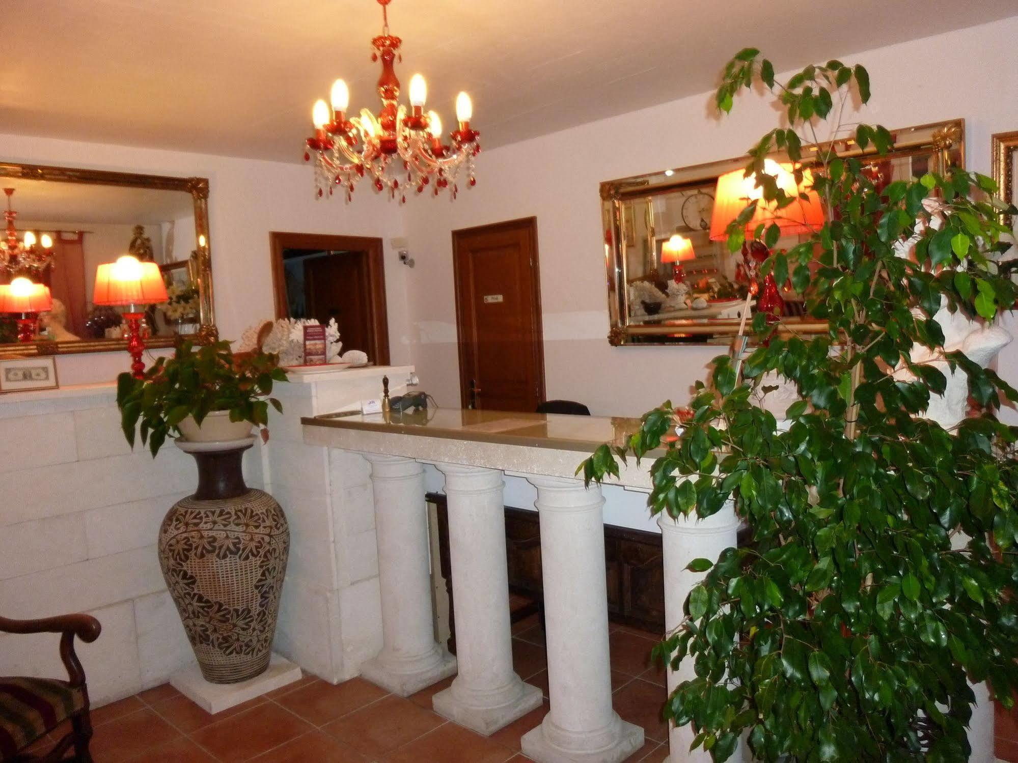 Hotel Martinengo Sainte-Maxime Esterno foto